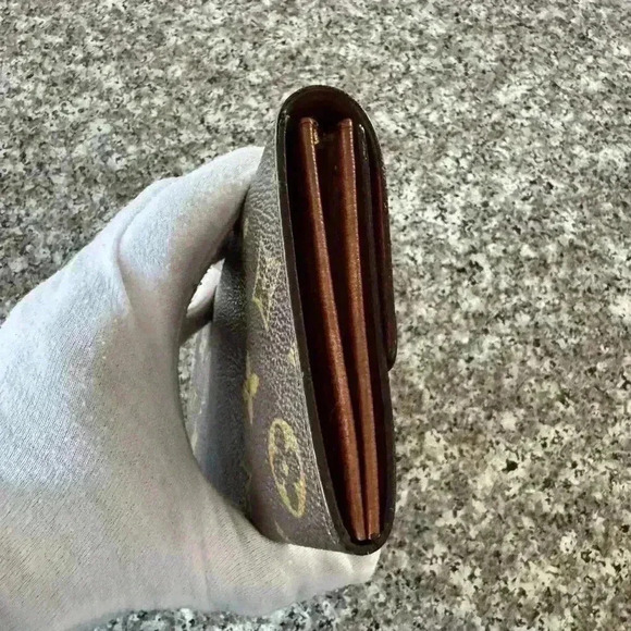 Louis Vuitton Monogram Portefeiulle
Sarah Long Bifold Wallet authentic - Picture 6 of 17